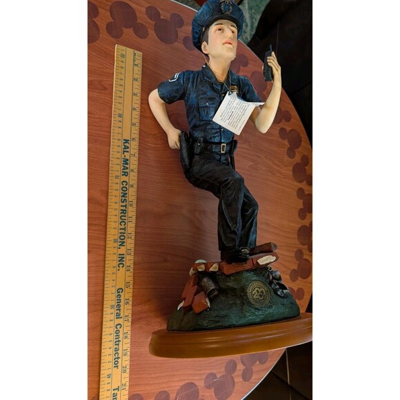 Blue Hats of Bravery "Requesting Backup" w/Tag (1999) number #3872/4800 RARE 18"